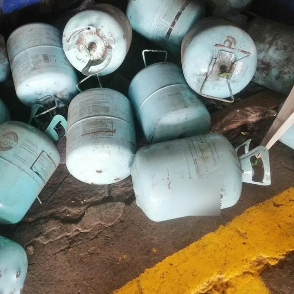 Cilindros y tanques metálicos para reciclaje